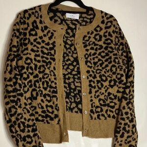 Women’s Old Navy Leopard print cardigan size XS